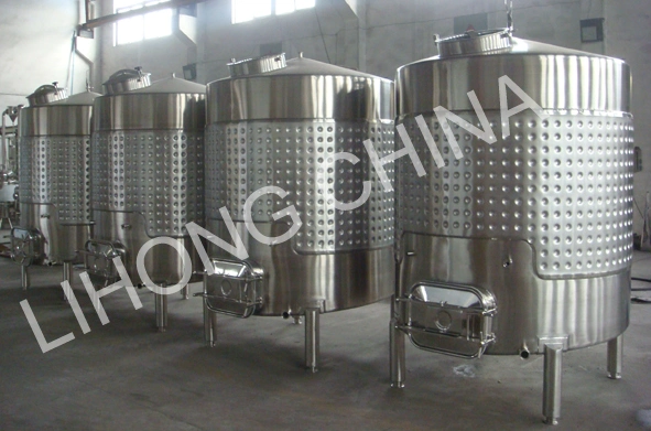 Stainless Steel Sanitary Grade Wine Storage Tank with Side Manhole &amp; Dimple Jacket